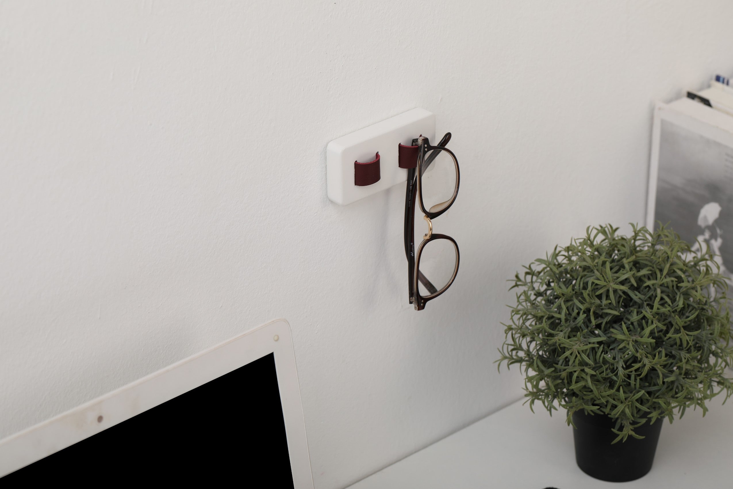 VisionNest Glasses Holder